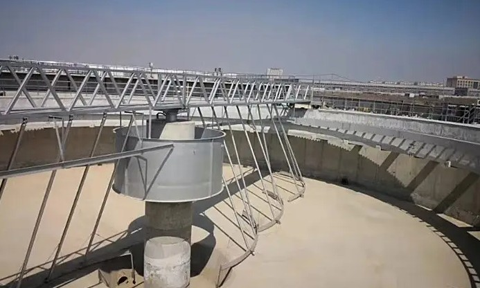 ZQXN型周邊傳動全橋虹吸（xī）式（shì）吸泥（ní）機