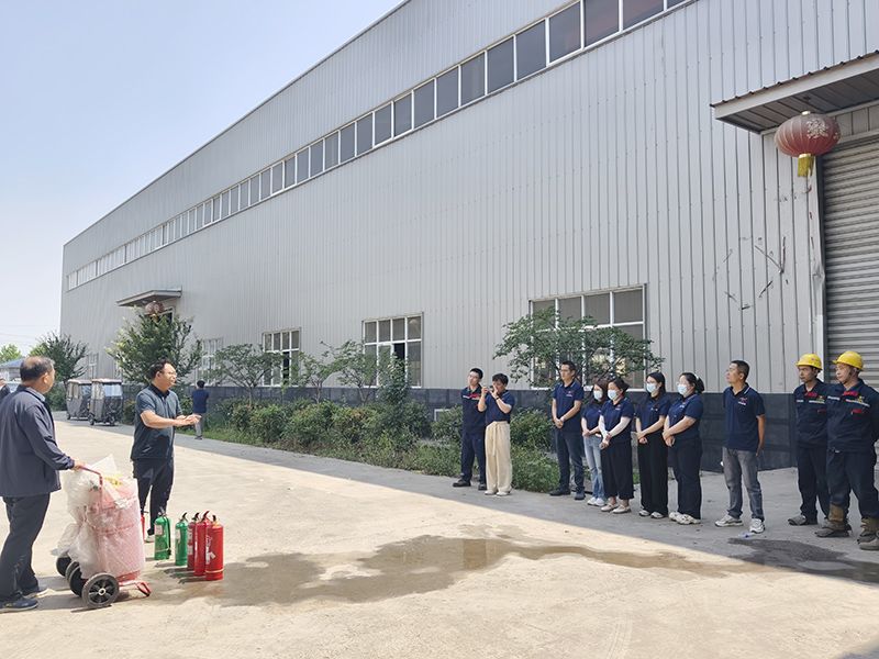 草莓秋葵菠萝蜜黄瓜榴莲视频環保集團夏季（jì）消防演練：築（zhù）牢安全防線（xiàn），守護綠色家園